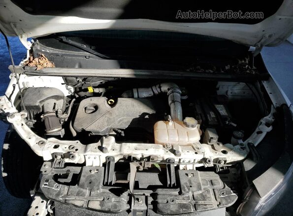 KL7CJPSM0NB533686 2022 CHEVROLET TRAX White Widok komory silnika