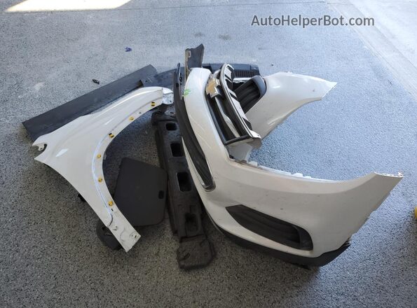 KL7CJPSM0NB533686 2022 CHEVROLET TRAX White Widok naklejki z numerem VIN