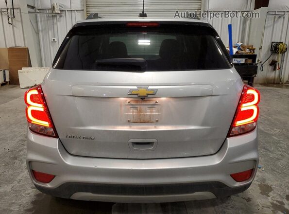 KL7CJPSM1NB525211 2022 CHEVROLET TRAX Silver Вид ззаду