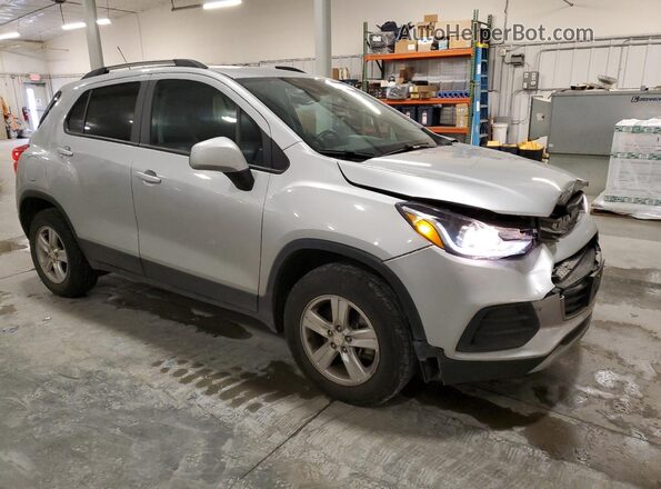 KL7CJPSM1NB525211 2022 CHEVROLET TRAX Silver Передня права чверть