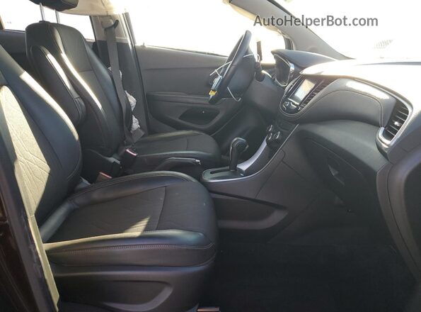 KL7CJPSM3NB518874 2022 CHEVROLET TRAX Бордовый Вид салона спереди