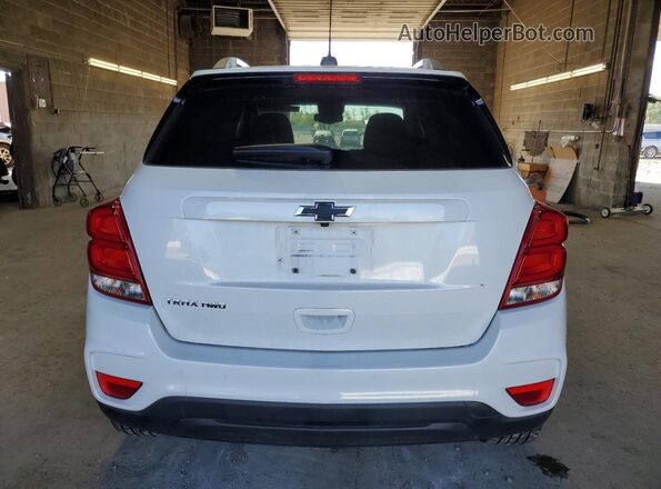 KL7CJPSM3NB562180 2022 CHEVROLET TRAX Белый Вид сзади