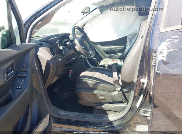 KL7CJPSM5NB516513 2022 CHEVROLET TRAX Dark Blue Вид салона спереди