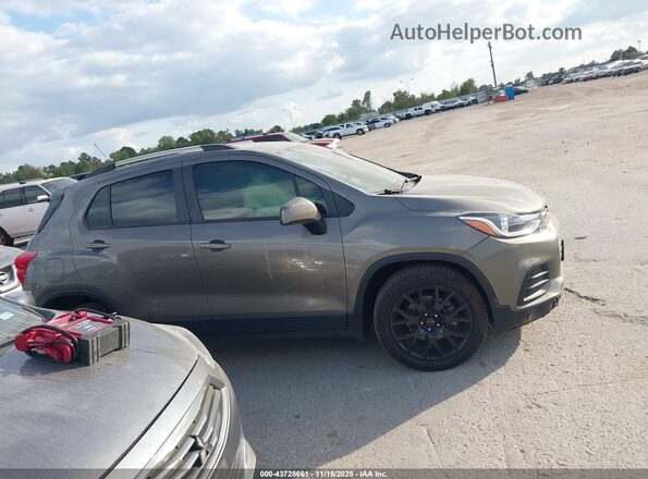 KL7CJPSM5NB542061 2022 CHEVROLET TRAX Коричневый Вид щитка приборов