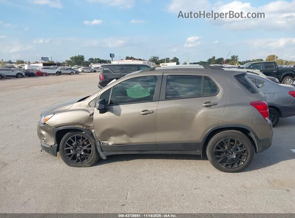 KL7CJPSM5NB542061 2022 CHEVROLET TRAX Коричневый Вид задней части салона