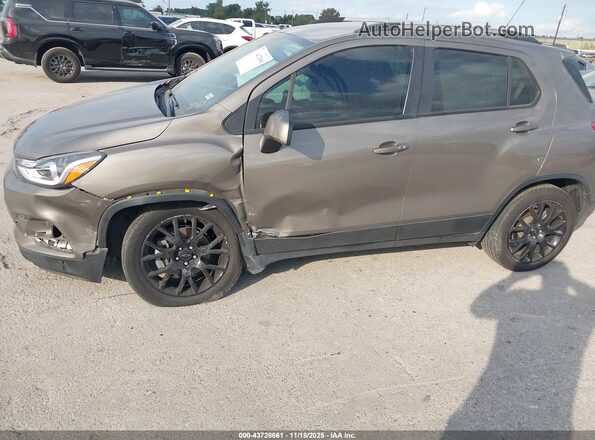 KL7CJPSM5NB542061 2022 CHEVROLET TRAX Коричневый Вид спереди