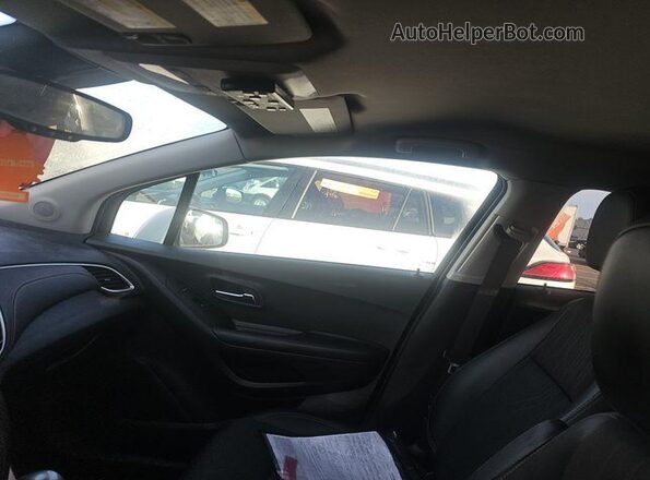 KL7CJPSM6NB519792 2022 CHEVROLET TRAX  Вид салону спереду