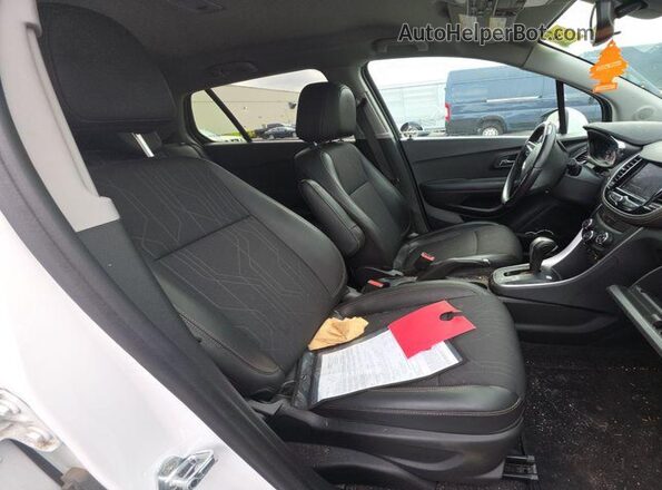 KL7CJPSM6NB519792 2022 CHEVROLET TRAX  Вид підкапотного простору