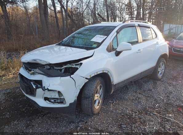 KL7CJPSM6NB524121 2022 CHEVROLET TRAX Белый Передняя левая четверть