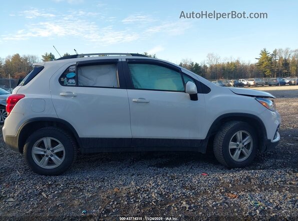KL7CJPSM6NB524121 2022 CHEVROLET TRAX Белый Вид задней части салона
