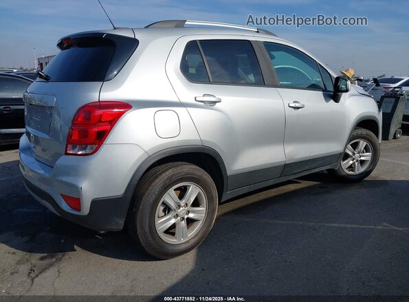 KL7CJPSM7NB523687 2022 CHEVROLET TRAX Серебряный Задняя правая четверть