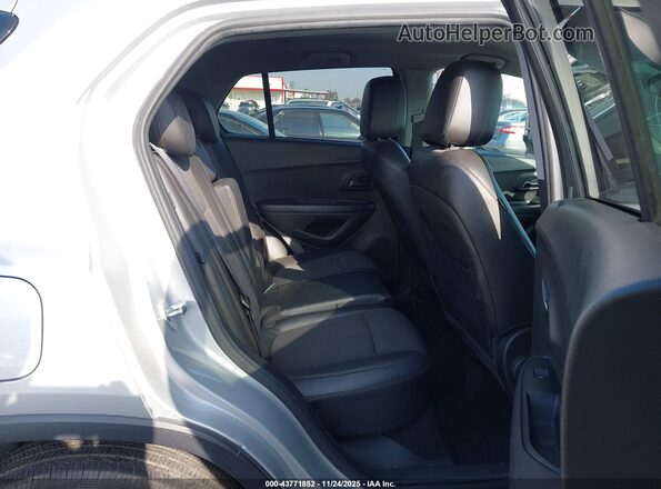 KL7CJPSM7NB523687 2022 CHEVROLET TRAX Серебряный Вид наклейки с VIN-кодом