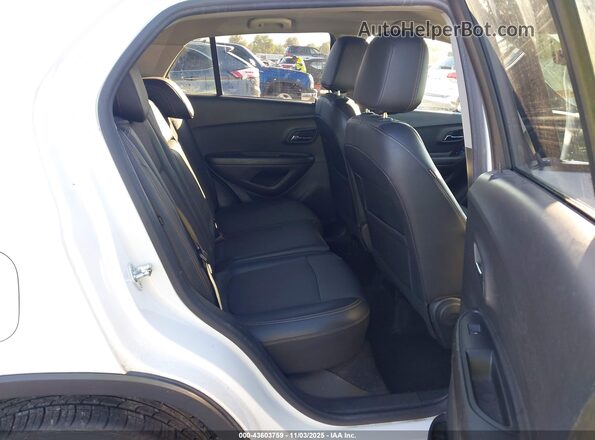 KL7CJPSMXNB560443 2022 CHEVROLET TRAX Белый Вид наклейки с VIN-кодом