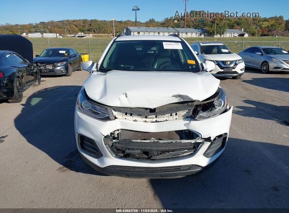 KL7CJPSMXNB560443 2022 CHEVROLET TRAX Белый Вид щитка приборов