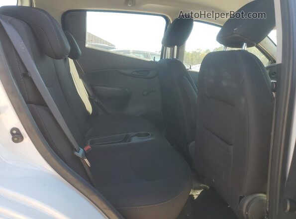 KL8CB6SA2LC424372 2020 CHEVROLET SPARK White Vista de los asientos traseros