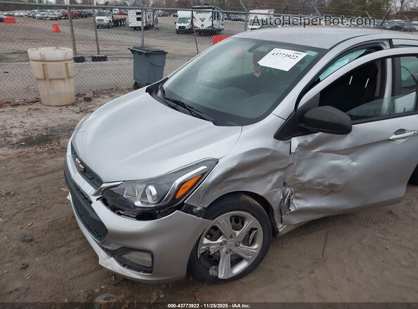 KL8CB6SAXKC821438 2019 CHEVROLET SPARK Gray Widok z przodu