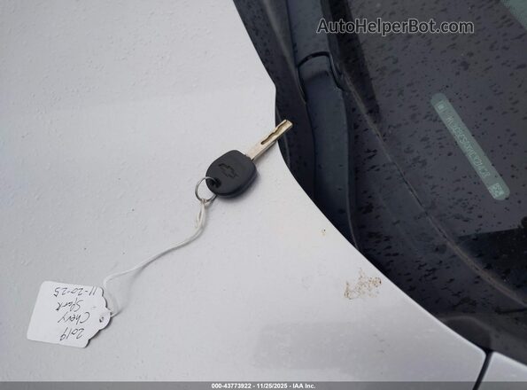 KL8CB6SAXKC821438 2019 CHEVROLET SPARK Gray Widok deski rozdzielczej