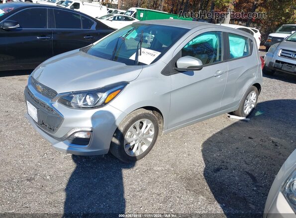KL8CD6SA2LC474148 2020 CHEVROLET SPARK Silver Vista tres cuartos delantera izquierda