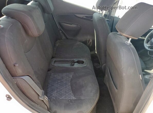 KL8CD6SA5LC427650 2020 CHEVROLET SPARK White უკანა სავარძლების ხედი