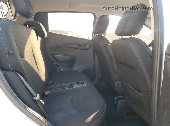 KL8CD6SA7JC475793 2018 CHEVROLET SPARK White Вид задніх сидінь