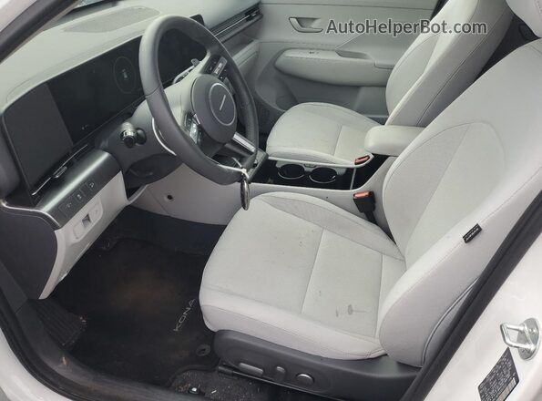 KM8HC3AB9RU087393 2024 HYUNDAI KONA White წინა სალონის ხედი