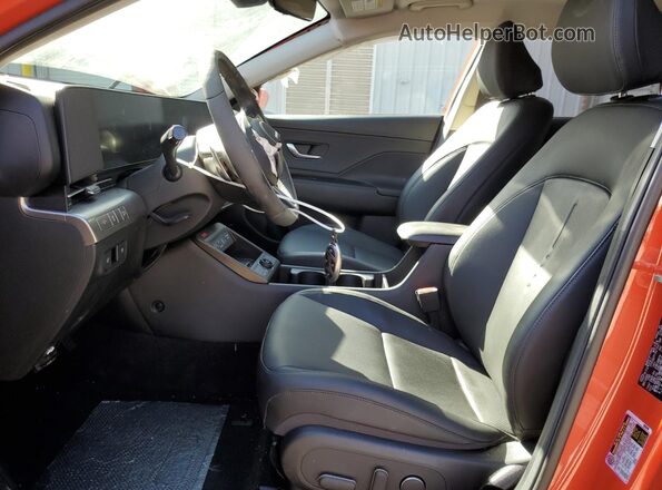 KM8HE3A32RU106952 2024 HYUNDAI KONA Orange Widok wnętrza z przodu