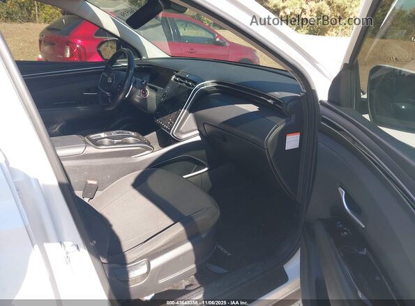 KM8JFCA12NU045562 2022 HYUNDAI TUCSON HYBRID White Вид салону спереду