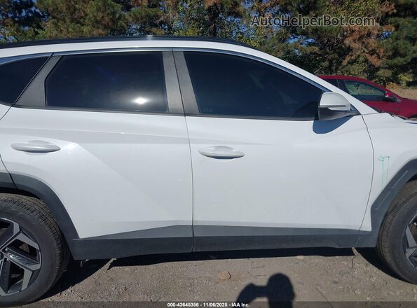 KM8JFCA12NU045562 2022 HYUNDAI TUCSON HYBRID White Вид задньої частини салону