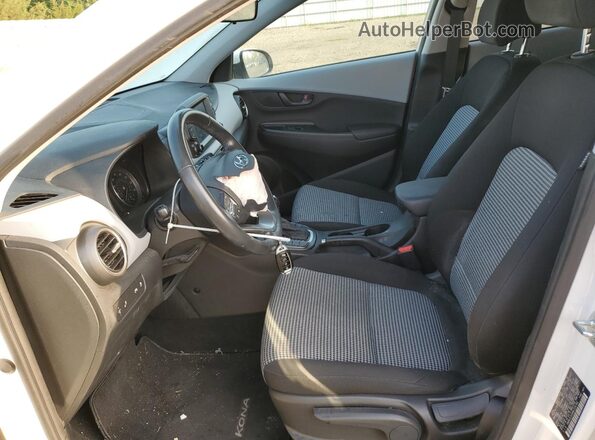 KM8K2CAA8MU724766 2021 HYUNDAI KONA White Front interior view