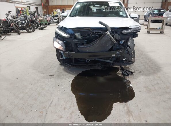 KM8K2CAB5NU818355 2022 HYUNDAI KONA Белый Вид спереди
