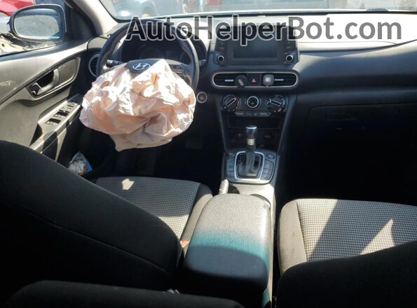 KM8K3CA54LU437620 2020 HYUNDAI KONA Белый Вид панели приборов
