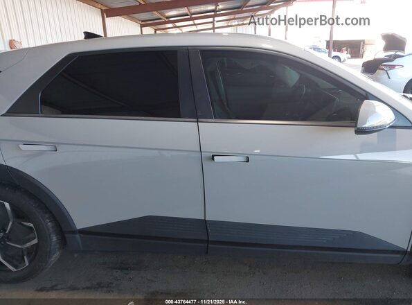 KM8KNDAF7PU175946 2023 HYUNDAI IONIQ 5  Widok wnętrza z tyłu