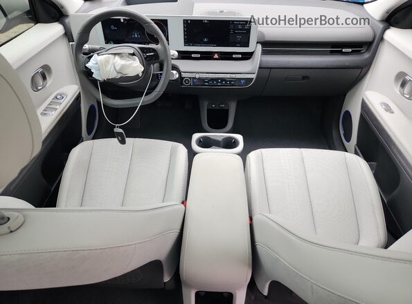 KM8KRDDF7RU293109 2024 HYUNDAI IONIQ Silver წინა პანელის ხედი