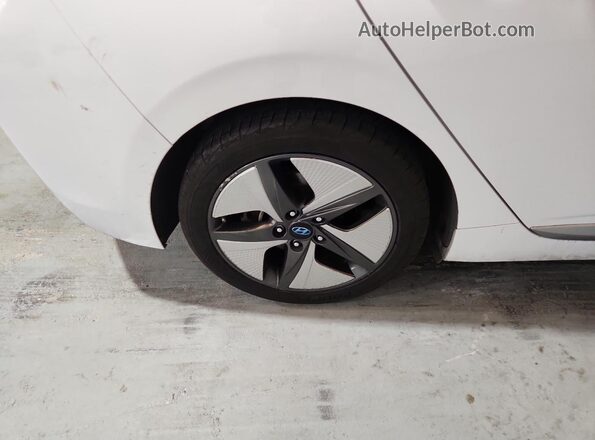 KMHC05LC2LU206820 2020 HYUNDAI IONIQ White 