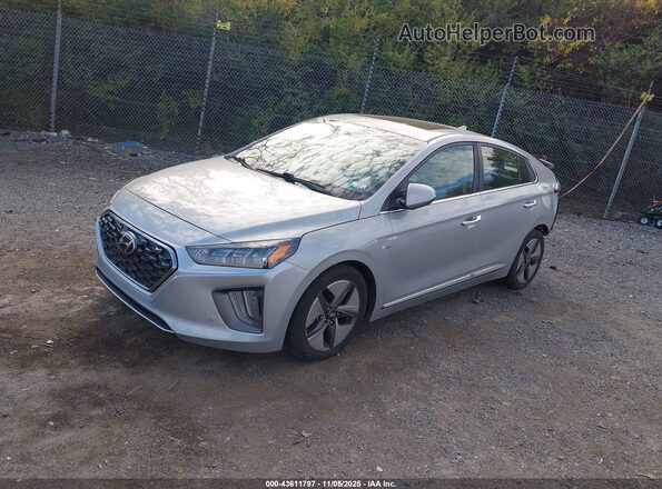 KMHC05LC8LU210418 2020 HYUNDAI IONIQ HYBRID Silver Առջևի ձախ երեք քառորդ տեսարան