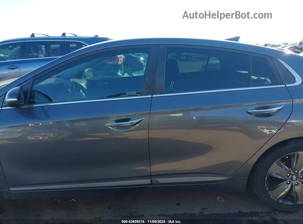 KMHC05LCXJU064259 2018 HYUNDAI IONIQ HYBRID Silver 