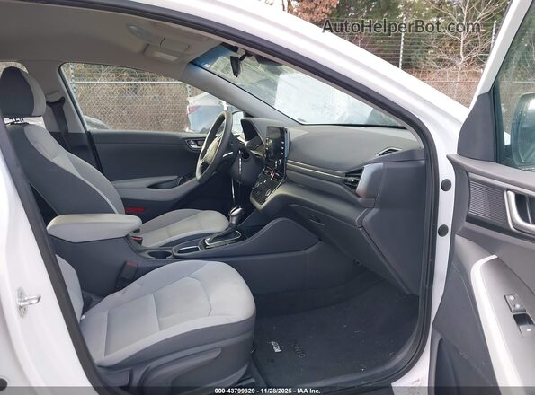 KMHC65LC1MU250307 2021 HYUNDAI IONIQ HYBRID White Widok wnętrza z przodu