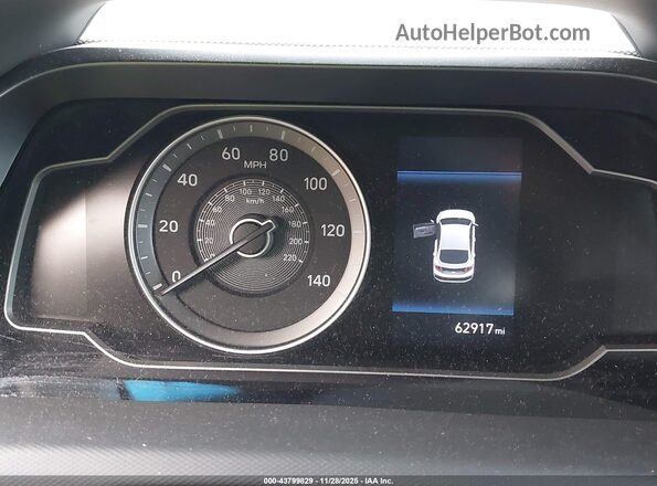 KMHC65LC1MU250307 2021 HYUNDAI IONIQ HYBRID White Widok tylnych siedzeń