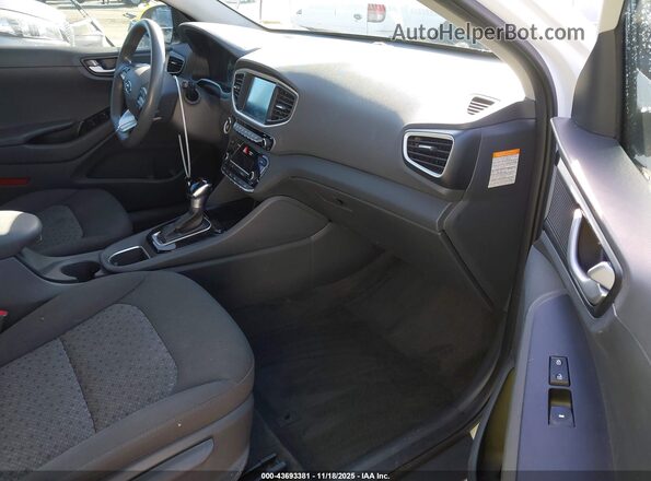 KMHC65LC2HU050123 2017 HYUNDAI IONIQ HYBRID White წინა სალონის ხედი
