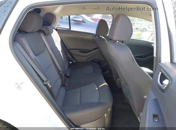 KMHC65LC2HU050123 2017 HYUNDAI IONIQ HYBRID White VIN კოდის სტიკერის ხედი