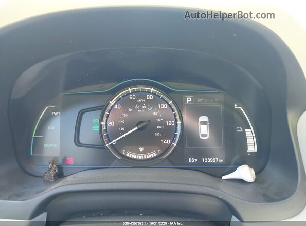KMHC65LC5HU046857 2017 HYUNDAI IONIQ HYBRID White უკანა სავარძლების ხედი