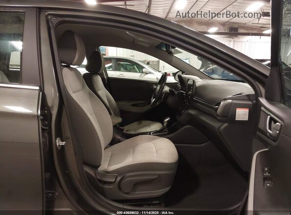 KMHC75LC2NU266871 2022 HYUNDAI IONIQ HYBRID Серый Вид салона спереди
