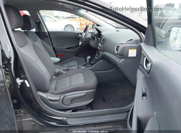 KMHC75LC6HU028722 2017 HYUNDAI IONIQ HYBRID Black Widok wnętrza z przodu
