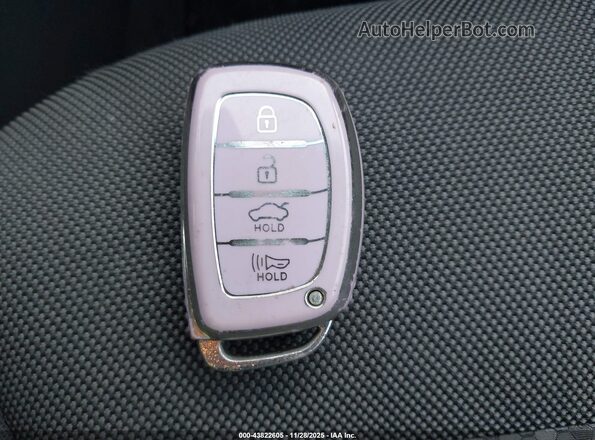 KMHC75LC6HU028722 2017 HYUNDAI IONIQ HYBRID Black Widok deski rozdzielczej