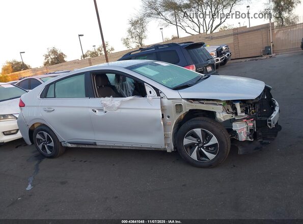 KMHC75LC6JU066358 2018 HYUNDAI IONIQ HYBRID Silver Widok wnętrza 360 stopni
