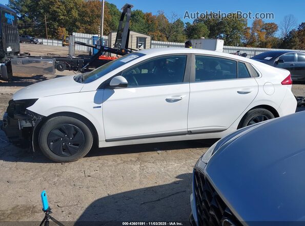 KMHC75LC8HU040743 2017 HYUNDAI IONIQ HYBRID White 360 interior view