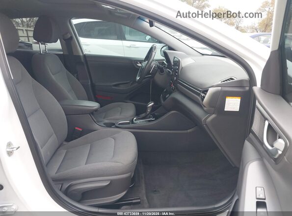 KMHC85LC9MU255636 2021 HYUNDAI IONIQ HYBRID Белый Вид салона спереди