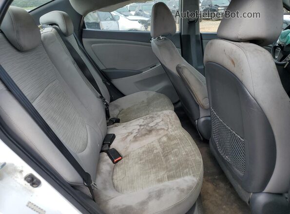 KMHCT4AE1HU173273 2017 HYUNDAI ACCENT White უკანა სავარძლების ხედი