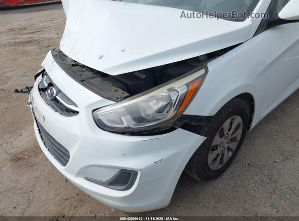 KMHCT5AEXGU246032 2016 HYUNDAI ACCENT Белый Вид спереди