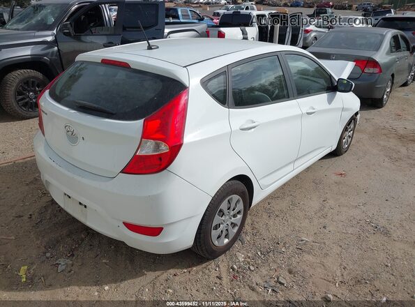KMHCT5AEXGU246032 2016 HYUNDAI ACCENT Белый Задняя правая четверть